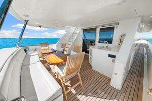 2010 Ocean Alexander 83 Motor Yacht thumbnail 9