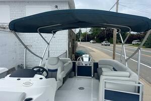 Photo 5930733 for 2021 Hurricane Fun DEck Seananigans  