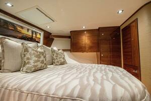 2023 Viking 64 Convertible