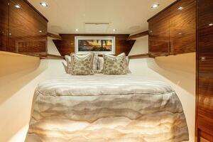 2023 Viking 64 Convertible thumbnail 34
