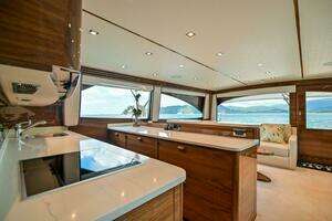 2023 Viking 64 Convertible thumbnail 11