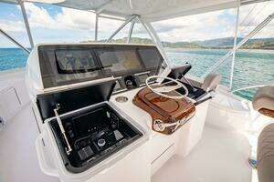 2023 Viking 64 Convertible thumbnail 41