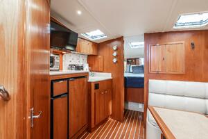 2002 Tiara Yachts 35 Open thumbnail 9
