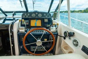 2002 Tiara Yachts 35 Open thumbnail 6