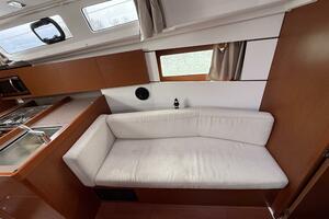 35ft Beneteau Yacht For Sale