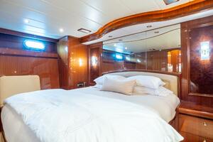 WHILE AWAY III 63ft Hampton Yacht For Sale