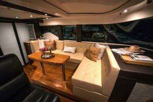 2016 Tiara Yachts 44 Coupe thumbnail 2