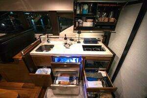 2016 Tiara Yachts 44 Coupe thumbnail 5
