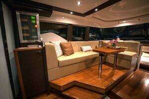 2016 Tiara Yachts 44 Coupe thumbnail 3