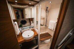 2016 Tiara Yachts 44 Coupe thumbnail 13
