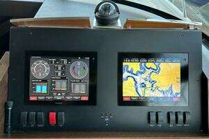 2016 Tiara Yachts 44 Coupe thumbnail 15