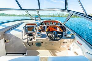 2007 Sea Ray 320 Sundancer thumbnail 12