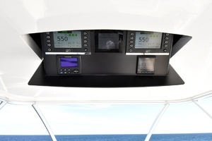 2019 Viking 80 Skybridge thumbnail 75