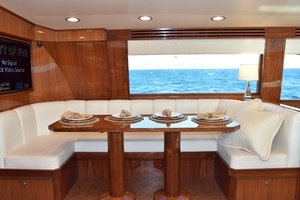2019 Viking 80 Skybridge thumbnail 17