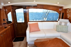 2019 Viking 80 Skybridge thumbnail 67