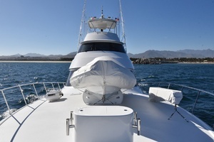 2019 Viking 80 Skybridge thumbnail 84