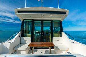 2022 Tiara Yachts 39 Coupe thumbnail 9
