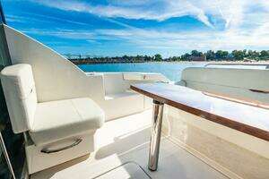 2022 Tiara Yachts 39 Coupe thumbnail 5