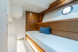 2022 Tiara Yachts 39 Coupe thumbnail 19
