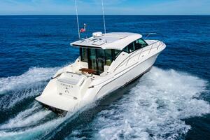 40FT (12.45M) TIARA YACHTS