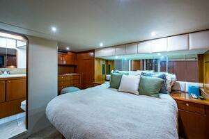 1999 Ocean Yachts 60 Convertible thumbnail 45