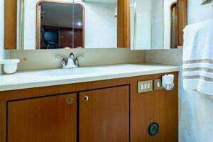 1999 Ocean Yachts 60 Convertible thumbnail 49
