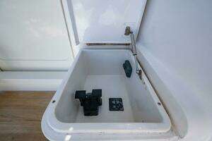 1999 Ocean Yachts 60 Convertible thumbnail 15