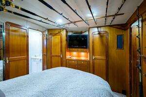 1999 Ocean Yachts 60 Convertible thumbnail 42