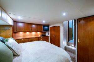 1999 Ocean Yachts 60 Convertible thumbnail 46