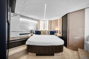 59FT (17.98M) AZIMUT