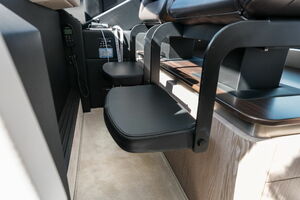 59FT (17.98M) AZIMUT