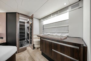 59FT (17.98M) AZIMUT