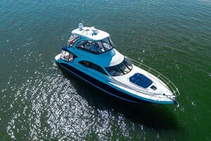 2006 52 Sea Ray Sedan Bridge Zoe Grace Exterior Profile (7)