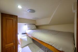 Hatteras 63 Reelin N Dealin - Interior Guest Stateroom