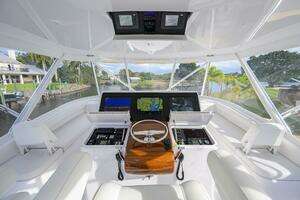 2013 Hatteras GT63 thumbnail 23