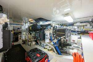2013 Hatteras GT63 thumbnail 46