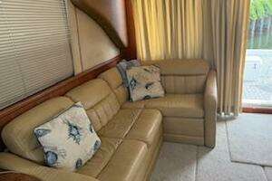 2006 Silverton 42 Convertible thumbnail 9