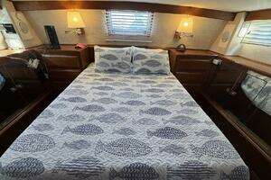 1987 Viking 44 Motor Yacht thumbnail 53
