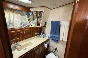 1987 Viking 44 Motor Yacht thumbnail 59
