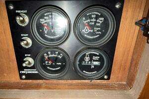 1987 Viking 44 Motor Yacht thumbnail 81