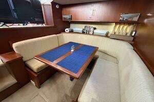 1987 Viking 44 Motor Yacht thumbnail 43