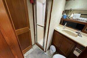 1987 Viking 44 Motor Yacht thumbnail 65