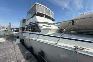 1987 Viking 44 Motor Yacht thumbnail 6
