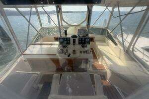1987 Viking 44 Motor Yacht thumbnail 31