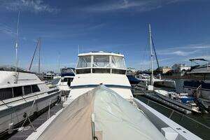 1987 Viking 44 Motor Yacht thumbnail 11