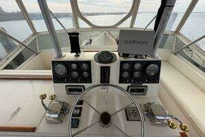 1987 Viking 44 Motor Yacht thumbnail 32