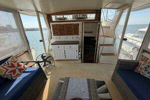 1987 Viking 44 Motor Yacht thumbnail 23