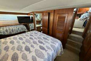 1987 Viking 44 Motor Yacht thumbnail 57