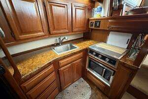 1987 Viking 44 Motor Yacht thumbnail 48