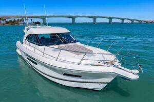 2016 Riviera 5000 Sport Yacht thumbnail 1
